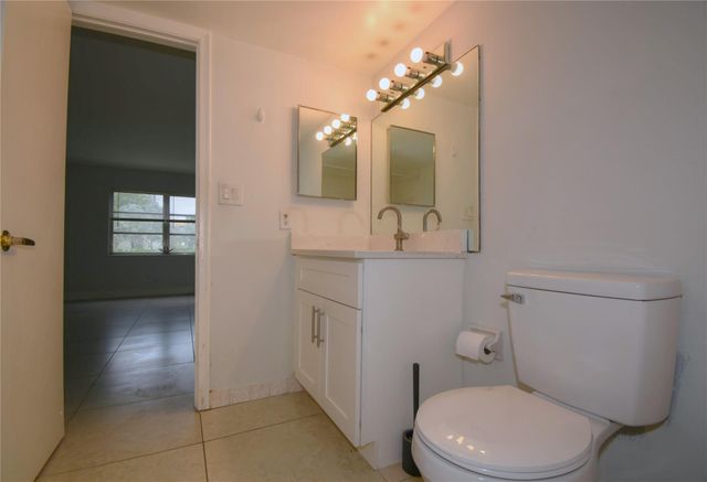 9 NE 19TH Court 119C, Wilton Manors, FL 33305