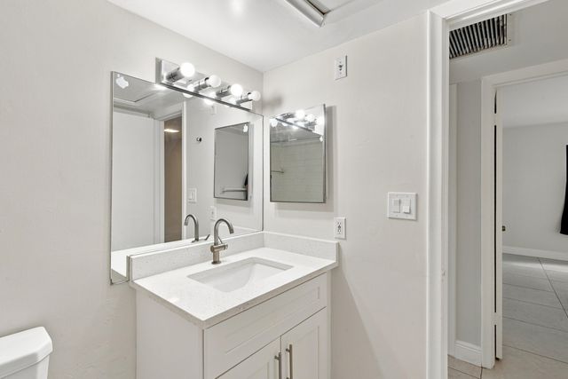 9 NE 19TH Court 119C, Wilton Manors, FL 33305