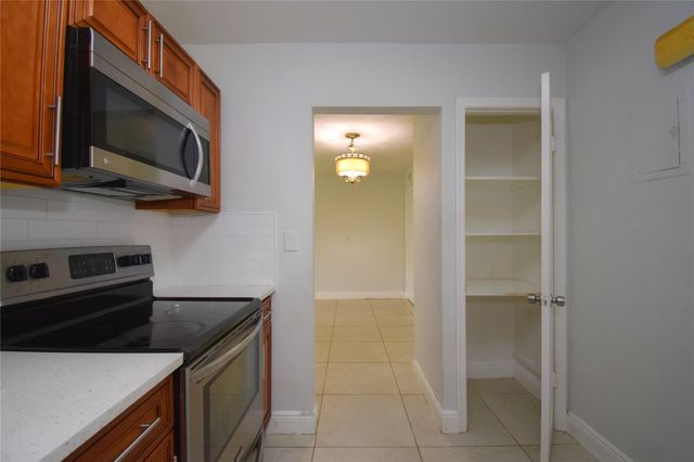 9 NE 19TH Court 119C, Wilton Manors, FL 33305