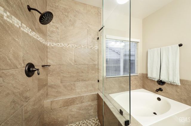 12601 Larkin Drive, Bakersfield, CA 93312