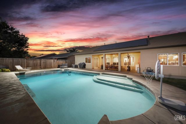 12601 Larkin Drive, Bakersfield, CA 93312