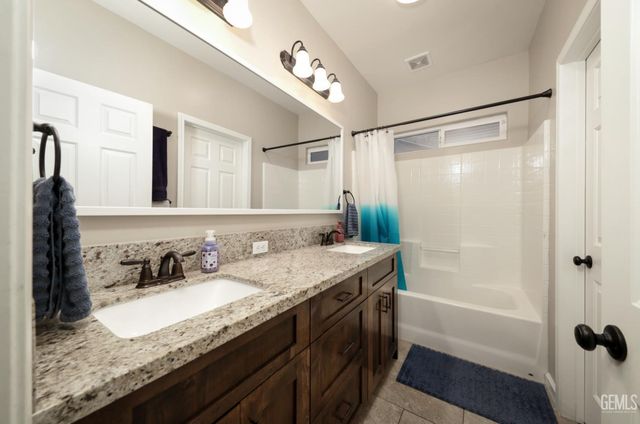 12601 Larkin Drive, Bakersfield, CA 93312