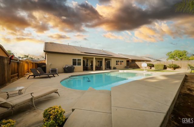12601 Larkin Drive, Bakersfield, CA 93312