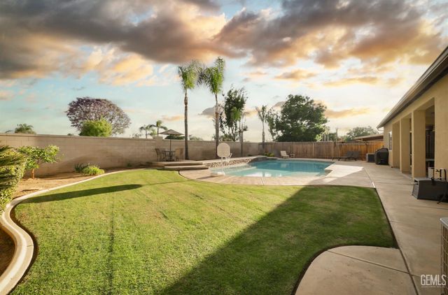 12601 Larkin Drive, Bakersfield, CA 93312