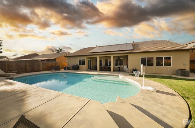 12601 Larkin Drive, Bakersfield, CA 93312