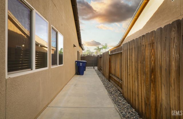 12601 Larkin Drive, Bakersfield, CA 93312