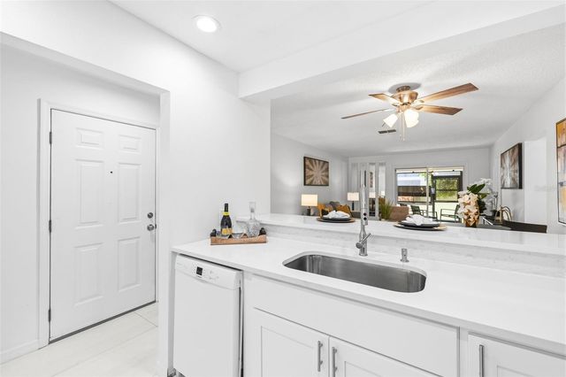 5265 E BAY DRIVE 114, Clearwater, FL 33764