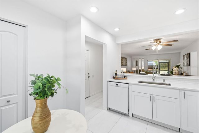 5265 E BAY DRIVE 114, Clearwater, FL 33764