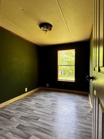 511 E Big Springs Rd, Lawrenceburg, TN 38464