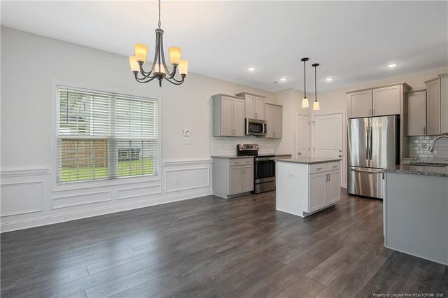 109 E 6th Avenue, Raeford, NC 28376