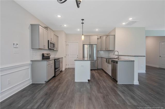 109 E 6th Avenue, Raeford, NC 28376