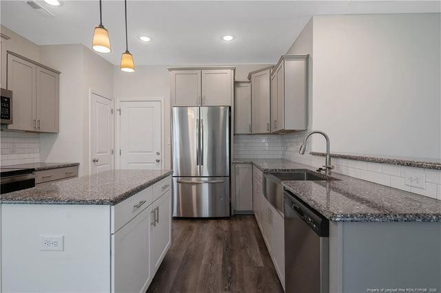 109 E 6th Avenue, Raeford, NC 28376