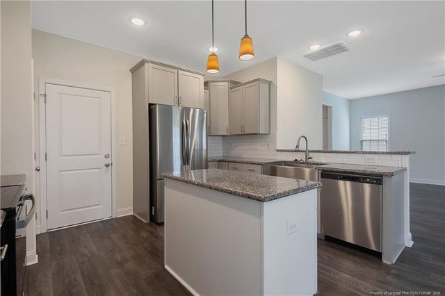 109 E 6th Avenue, Raeford, NC 28376