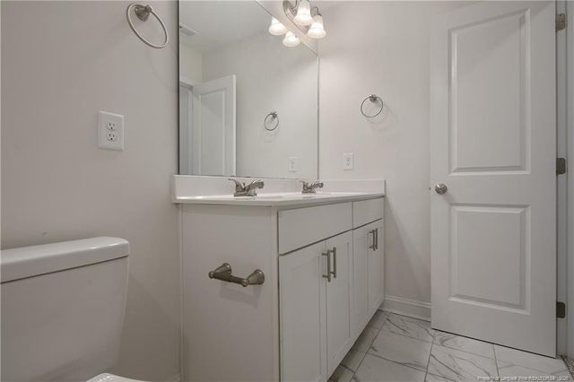 109 E 6th Avenue, Raeford, NC 28376