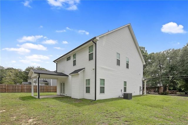 109 E 6th Avenue, Raeford, NC 28376