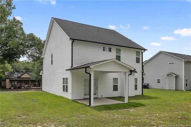 109 E 6th Avenue, Raeford, NC 28376