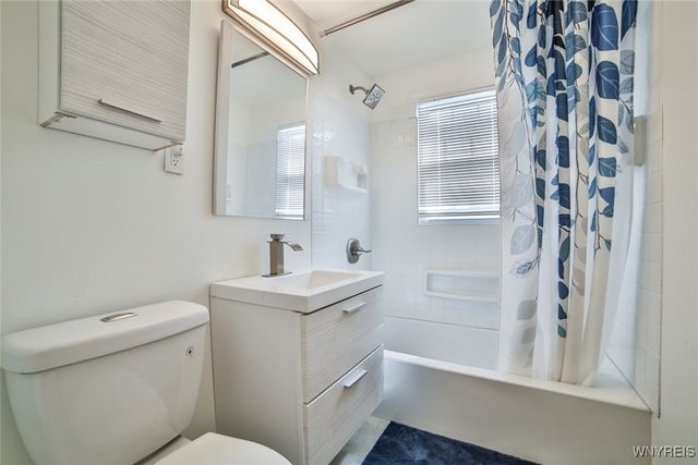 6994 Lincoln Avenue Extension, Lockport Town, NY 14094