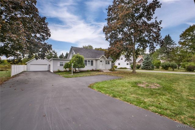 6994 Lincoln Avenue Extension, Lockport Town, NY 14094