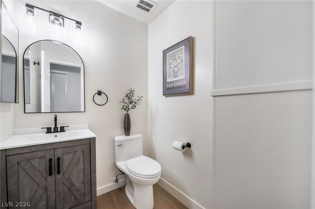 421 Greenbriar Townhouse Way, Las Vegas, NV 89121