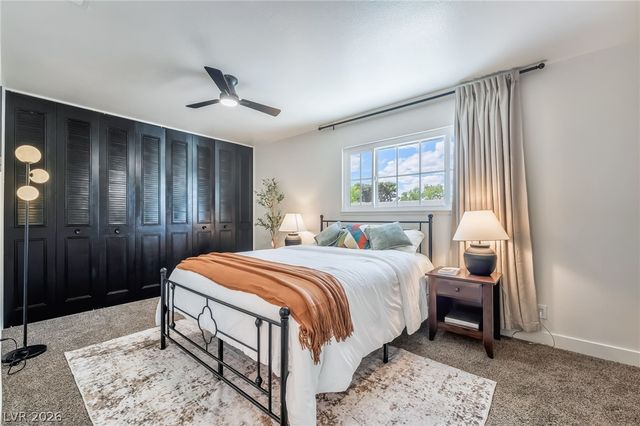 421 Greenbriar Townhouse Way, Las Vegas, NV 89121