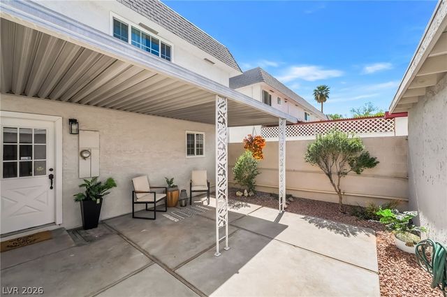 421 Greenbriar Townhouse Way, Las Vegas, NV 89121
