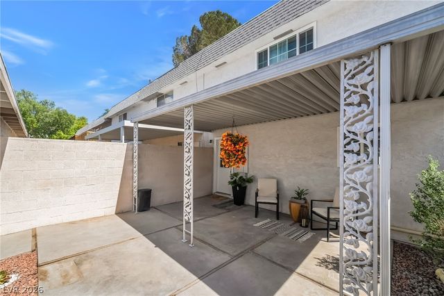 421 Greenbriar Townhouse Way, Las Vegas, NV 89121