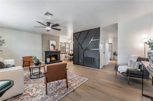 421 Greenbriar Townhouse Way, Las Vegas, NV 89121