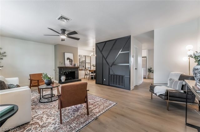 421 Greenbriar Townhouse Way, Las Vegas, NV 89121