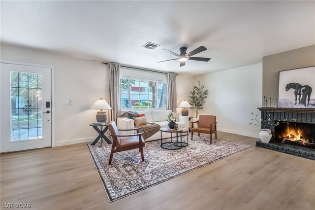 421 Greenbriar Townhouse Way, Las Vegas, NV 89121