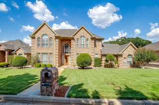 2801 Pomponessett Drive, Arlington, TX 76001