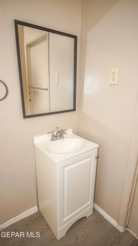 1111 N Cotton Street E, El Paso, TX 79902