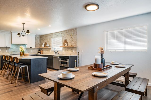 1008 Cuatro Cerros Trail SE, Albuquerque, NM 87123