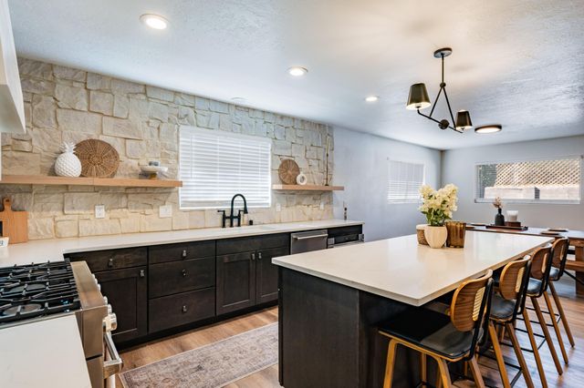1008 Cuatro Cerros Trail SE, Albuquerque, NM 87123