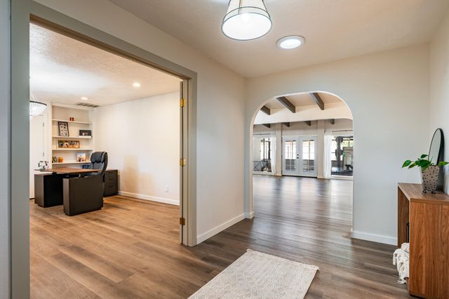 1008 Cuatro Cerros Trail SE, Albuquerque, NM 87123