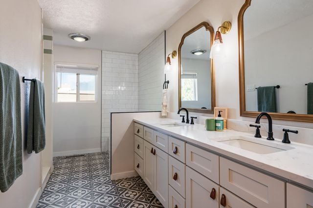 1008 Cuatro Cerros Trail SE, Albuquerque, NM 87123