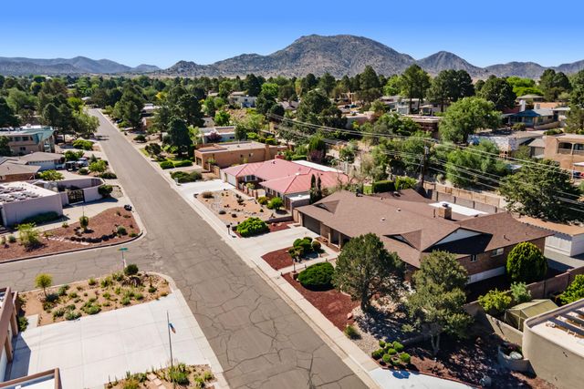1008 Cuatro Cerros Trail SE, Albuquerque, NM 87123