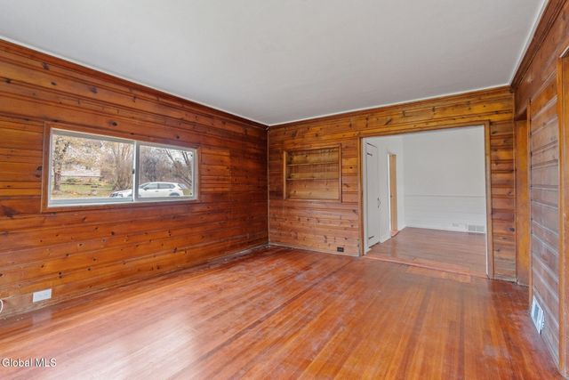 33 Western Avenue, Charlton, NY 12010