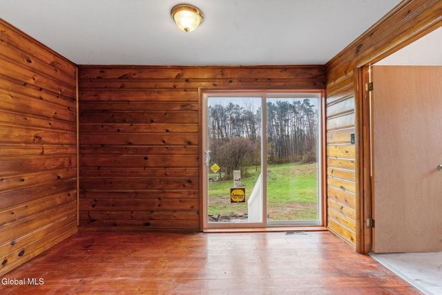 33 Western Avenue, Charlton, NY 12010