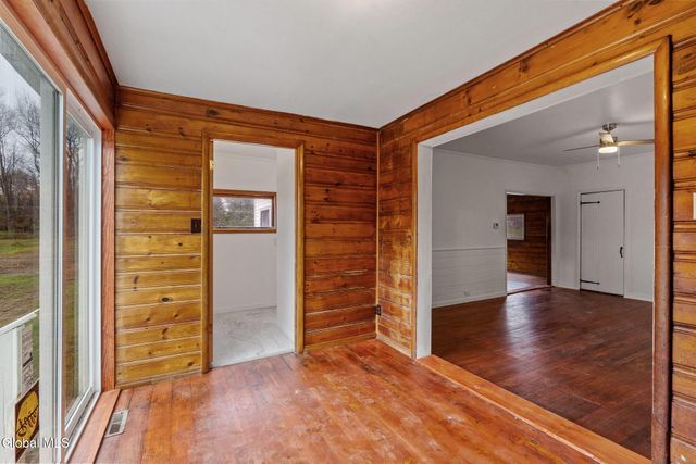 33 Western Avenue, Charlton, NY 12010