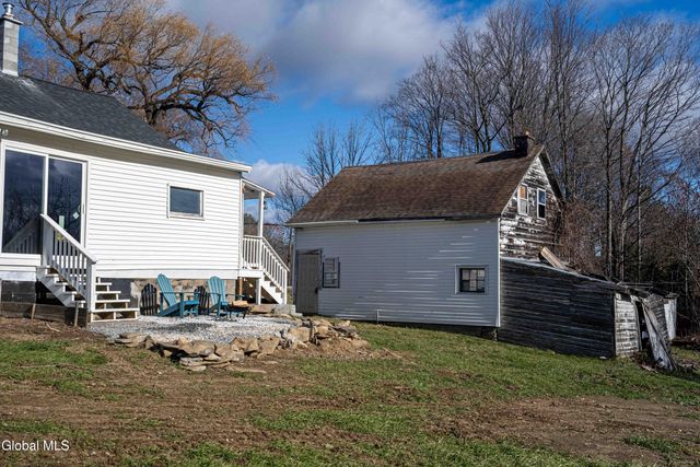 33 Western Avenue, Charlton, NY 12010