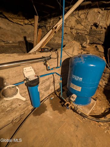 33 Western Avenue, Charlton, NY 12010