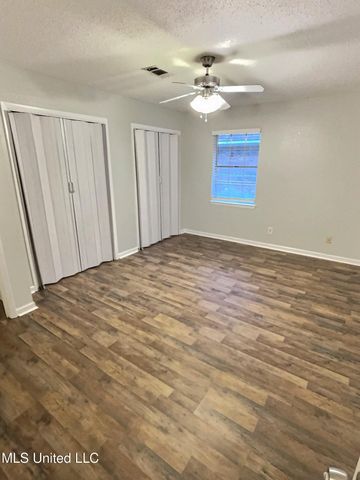 221 Eastland Boulevard, Ocean Springs, MS 39564