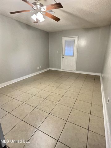 221 Eastland Boulevard, Ocean Springs, MS 39564