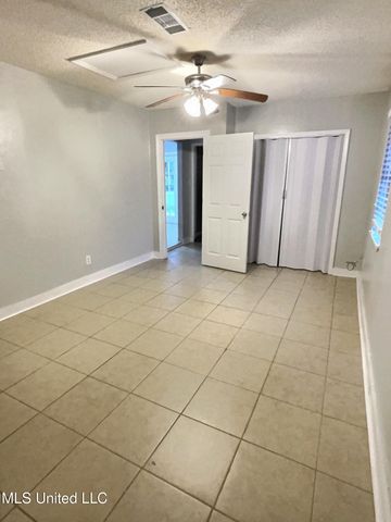 221 Eastland Boulevard, Ocean Springs, MS 39564