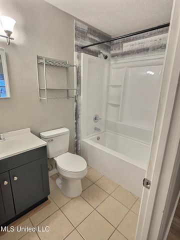 221 Eastland Boulevard, Ocean Springs, MS 39564