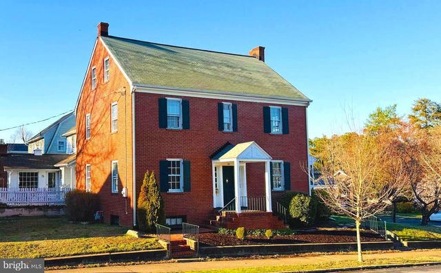 901 MONROE ST, Fredericksburg, VA 22401