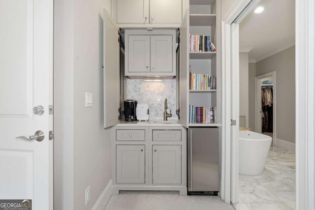 2085 Bellrick Road NW, Atlanta, GA 30318