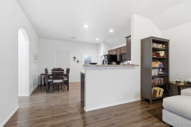 5770 E 146th Place S, Bixby, OK 74008