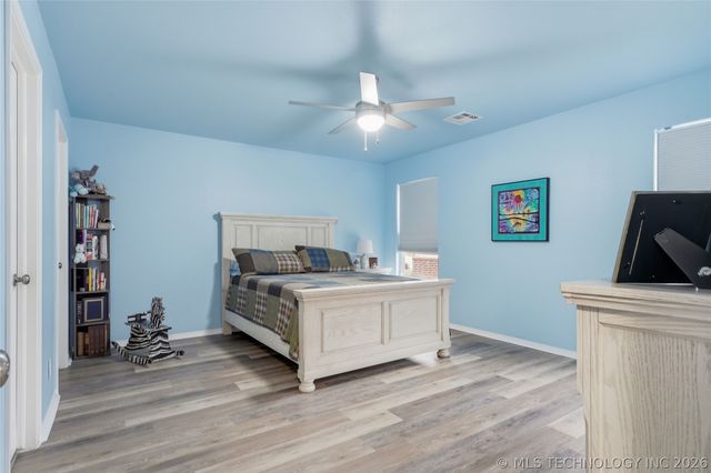 5770 E 146th Place S, Bixby, OK 74008