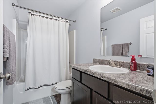 5770 E 146th Place S, Bixby, OK 74008